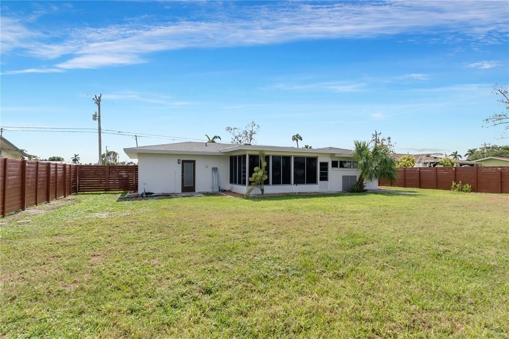 For Sale: $450,000 (3 beds, 2 baths, 1297 Square Feet)