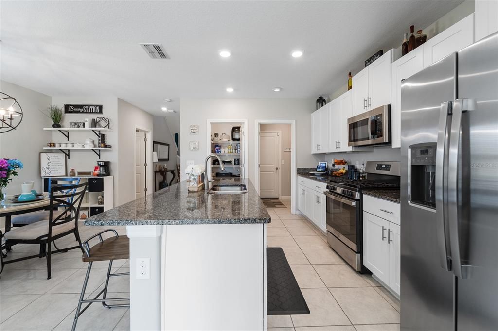 For Sale: $425,000 (5 beds, 2 baths, 2415 Square Feet)