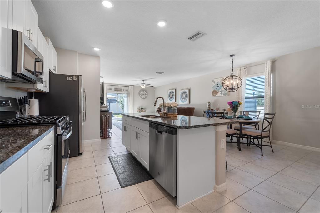 For Sale: $425,000 (5 beds, 2 baths, 2415 Square Feet)