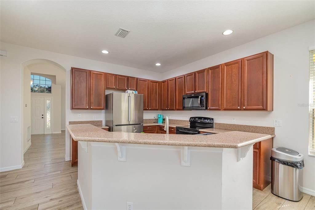 For Sale: $565,000 (4 beds, 2 baths, 1814 Square Feet)