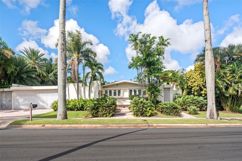 For Sale: $1,750,000 (4 beds, 3 baths, 3129 Square Feet)