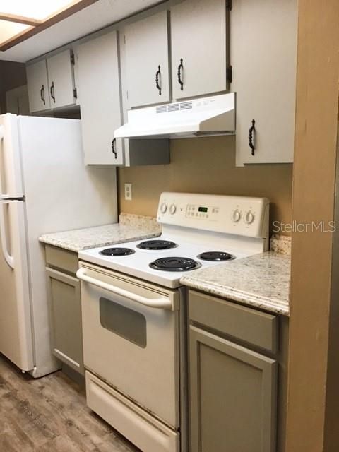 For Rent: $1,200 (2 beds, 1 baths, 1648 Square Feet)