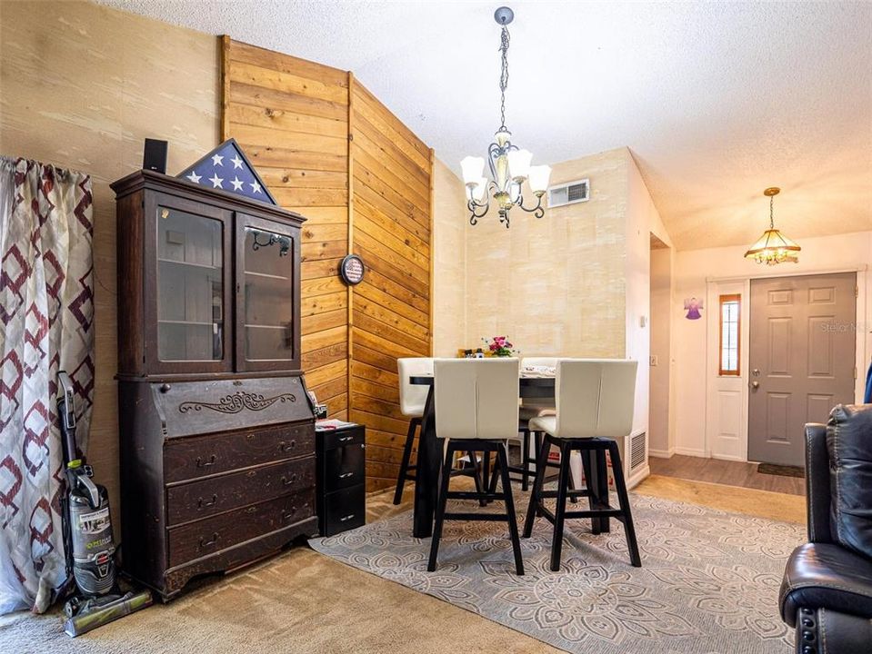 For Sale: $285,000 (3 beds, 2 baths, 1234 Square Feet)