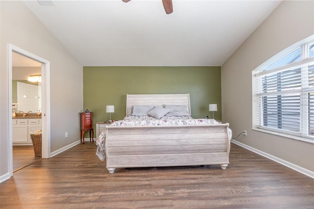 For Sale: $445,000 (3 beds, 2 baths, 1694 Square Feet)