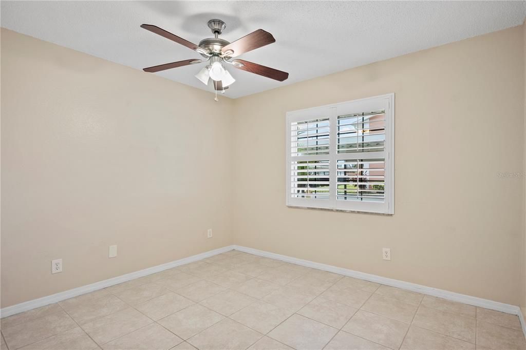 For Sale: $285,000 (2 beds, 2 baths, 900 Square Feet)