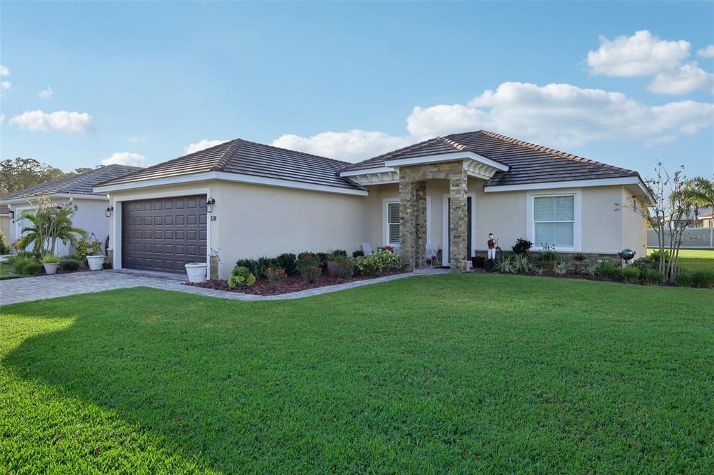 For Sale: $525,000 (3 beds, 2 baths, 1893 Square Feet)