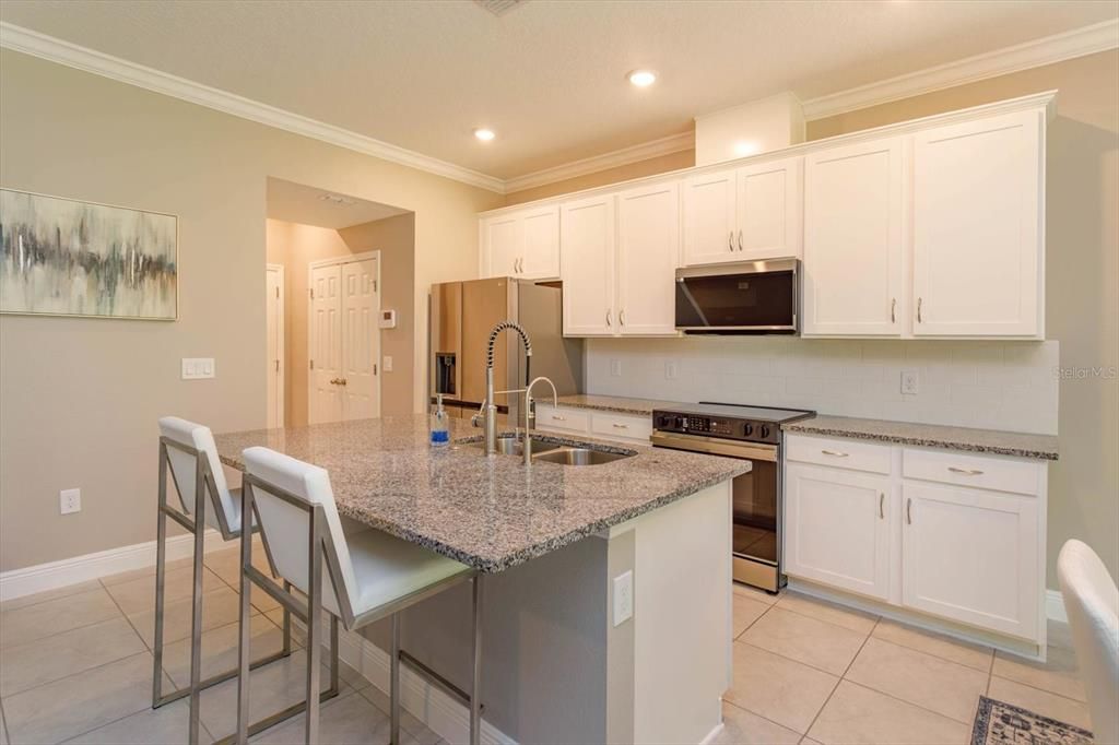 Kitchen with Breakfast Bar