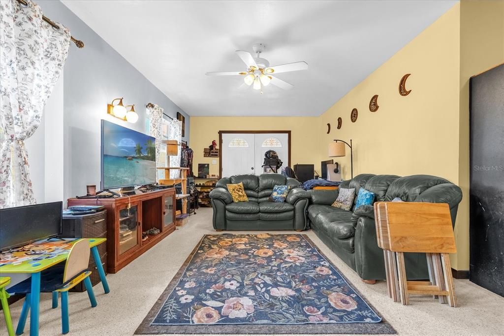 For Sale: $389,000 (3 beds, 1 baths, 1334 Square Feet)