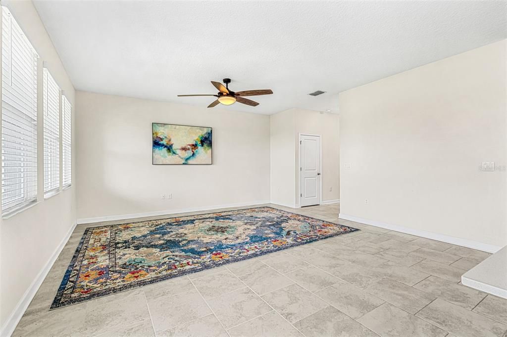 For Sale: $449,000 (4 beds, 2 baths, 2333 Square Feet)