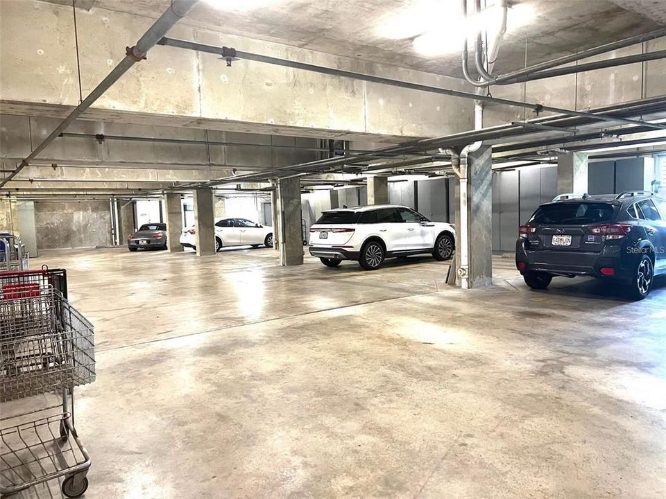 GARAGE PARKING