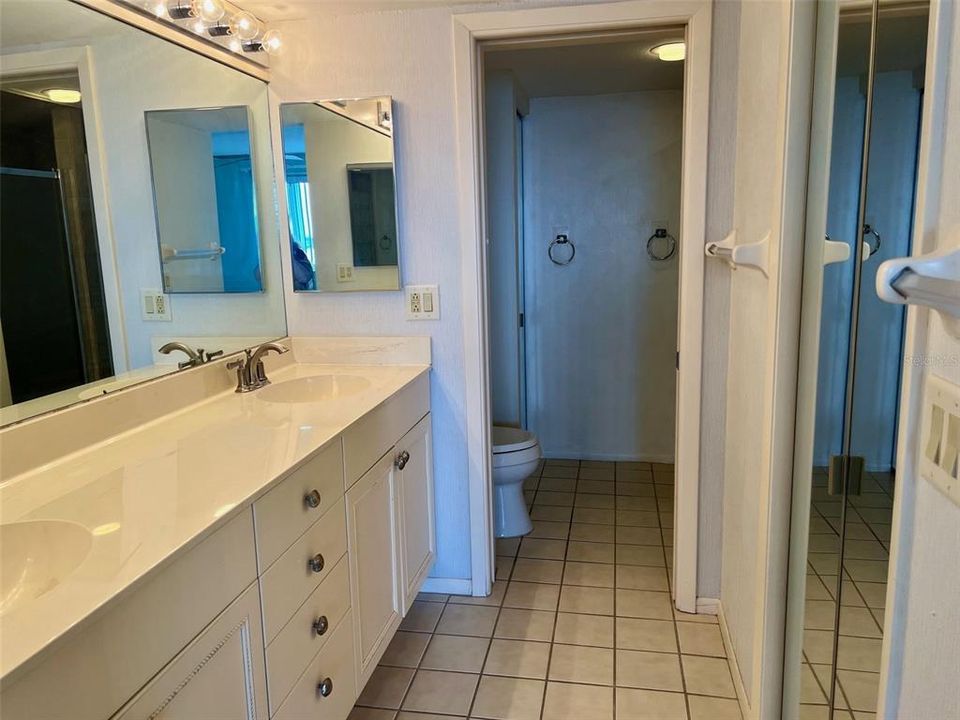 MAIN BATHROOM