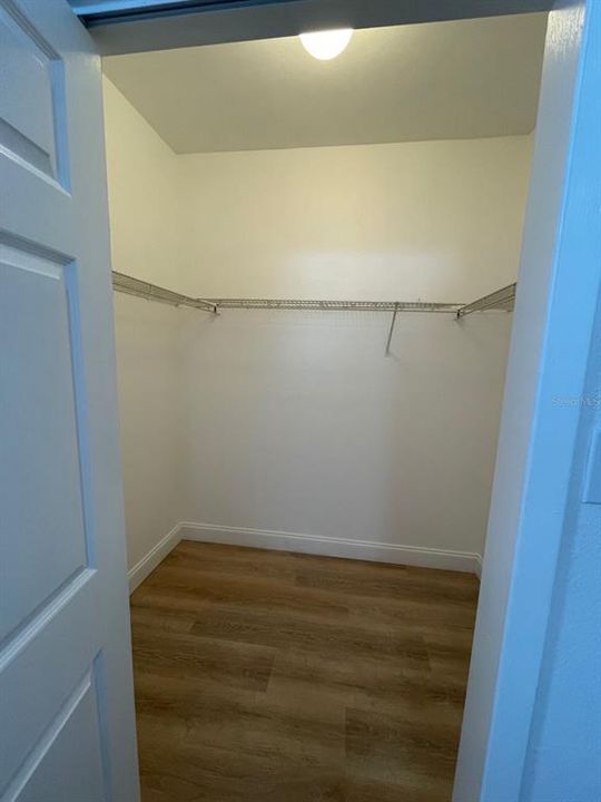 Active With Contract: $1,500 (1 beds, 1 baths, 600 Square Feet)