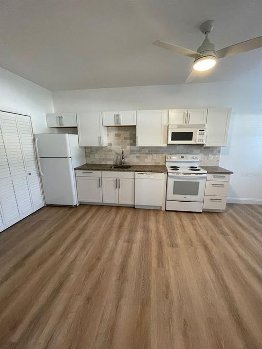 Active With Contract: $1,500 (1 beds, 1 baths, 600 Square Feet)