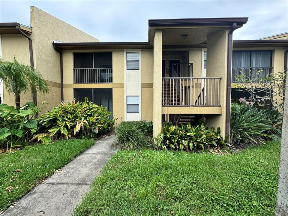 For Rent: $2,300 (2 beds, 2 baths, 1018 Square Feet)