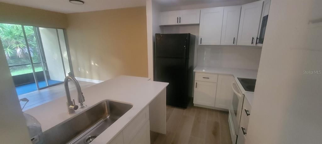 For Rent: $1,700 (2 beds, 2 baths, 897 Square Feet)