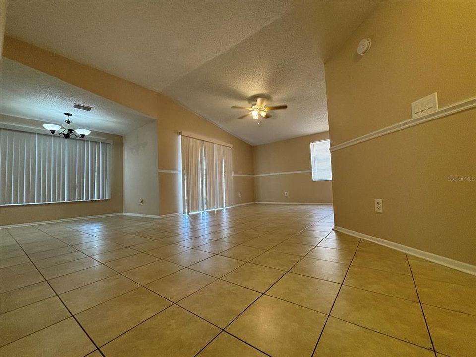 For Rent: $2,100 (3 beds, 2 baths, 1075 Square Feet)