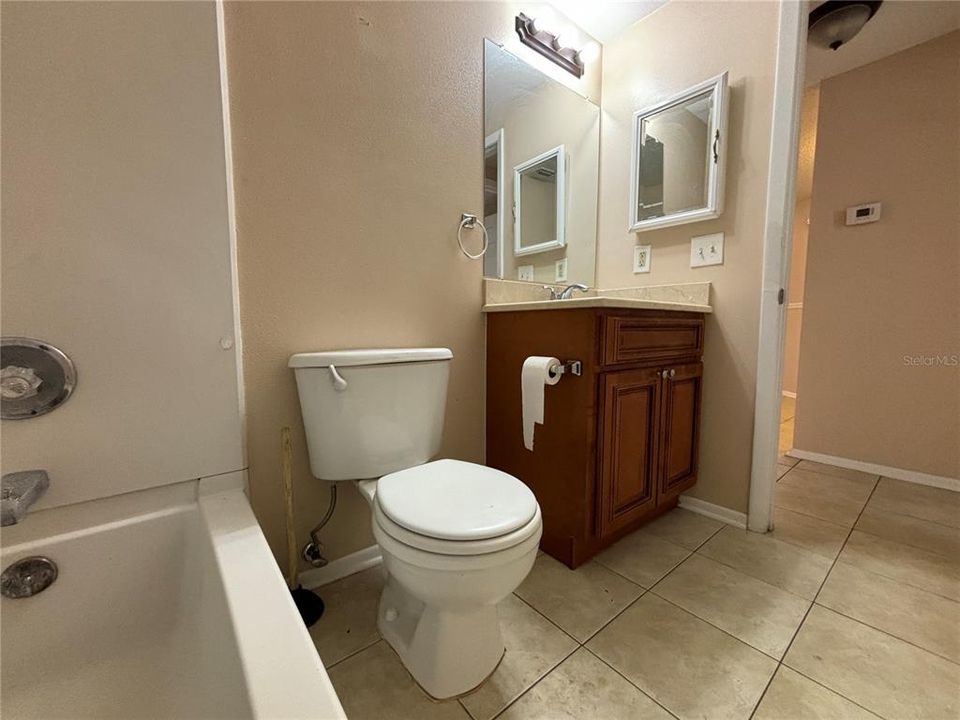 For Rent: $2,100 (3 beds, 2 baths, 1075 Square Feet)