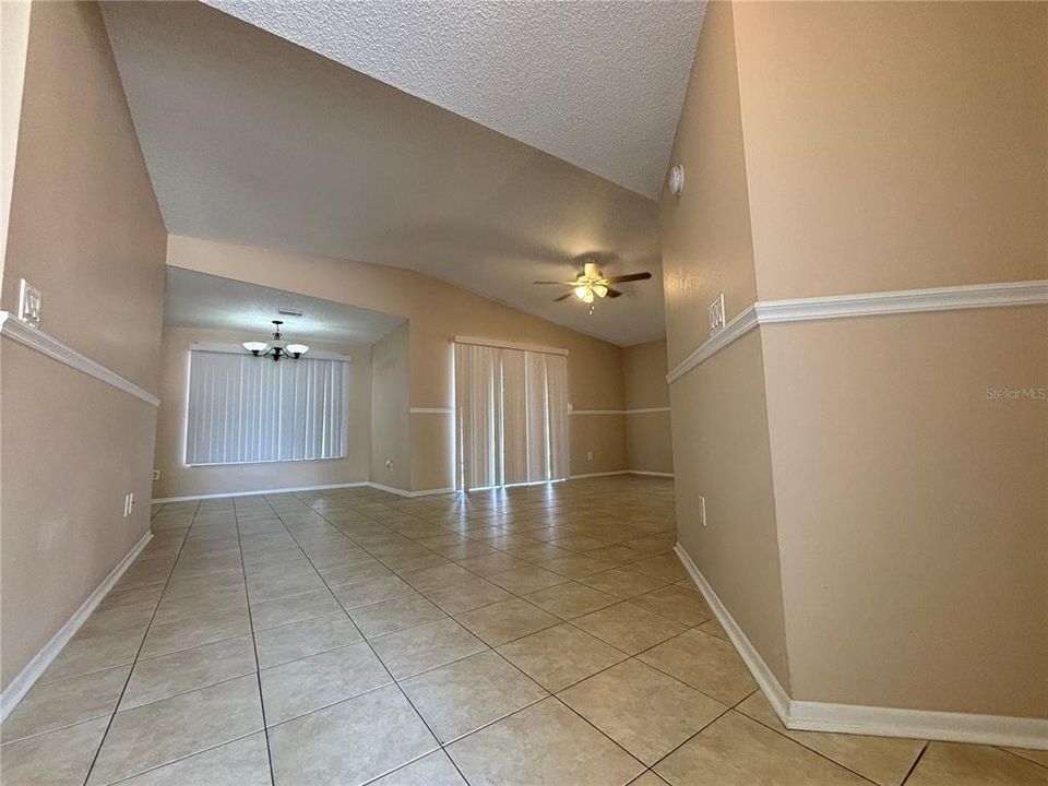 For Rent: $2,100 (3 beds, 2 baths, 1075 Square Feet)