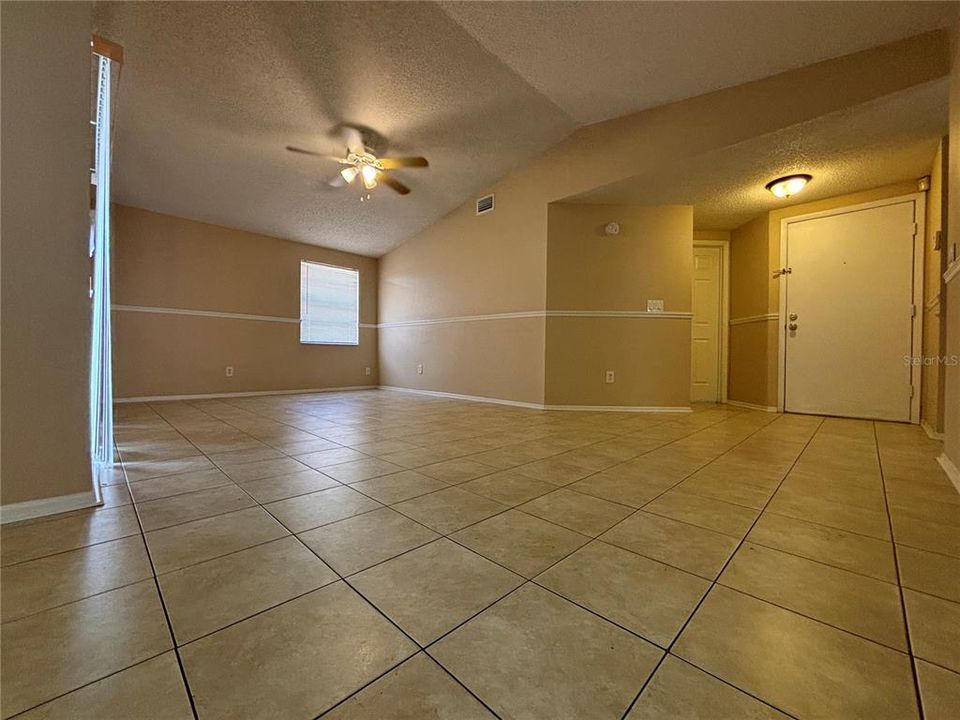 For Rent: $2,100 (3 beds, 2 baths, 1075 Square Feet)