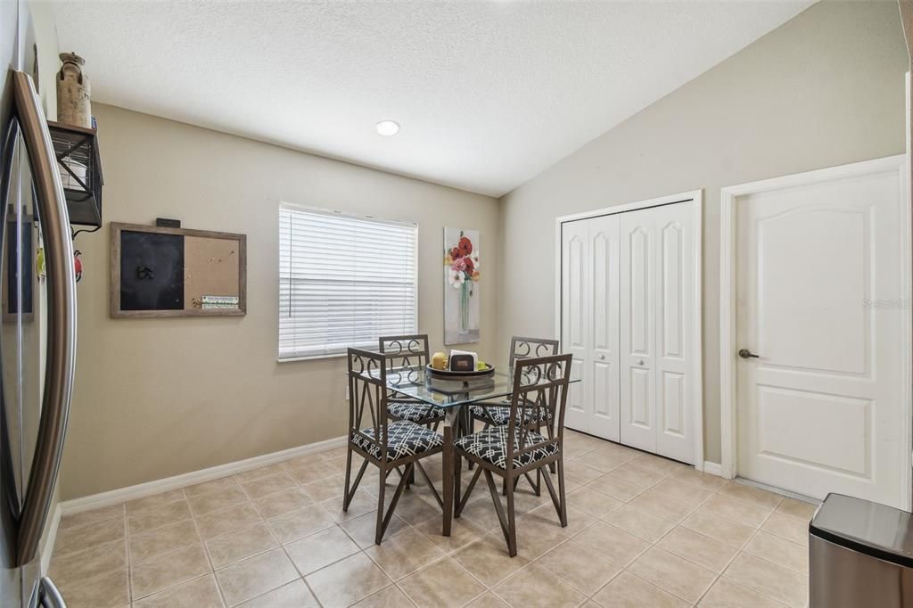 For Sale: $324,900 (3 beds, 2 baths, 1696 Square Feet)