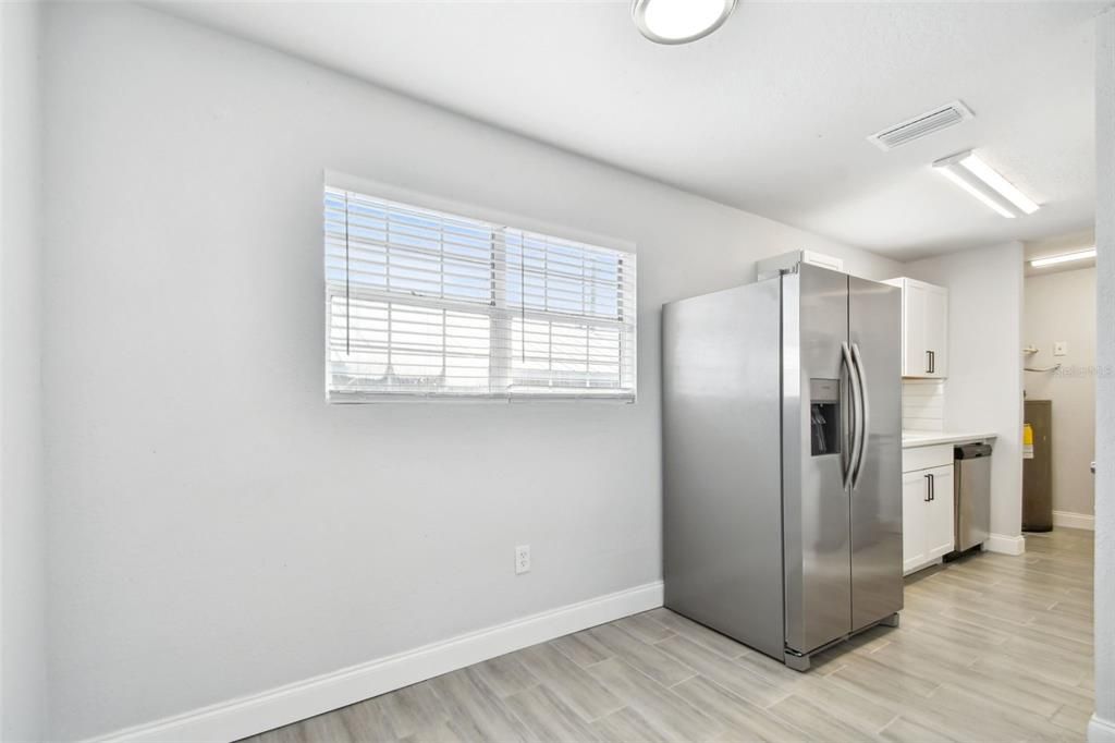 Active With Contract: $259,997 (4 beds, 2 baths, 1152 Square Feet)