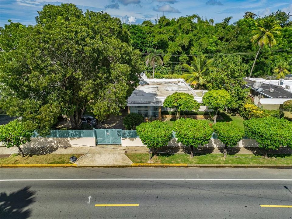 For Sale: $919,000 (4 beds, 2 baths, 1721 Square Feet)