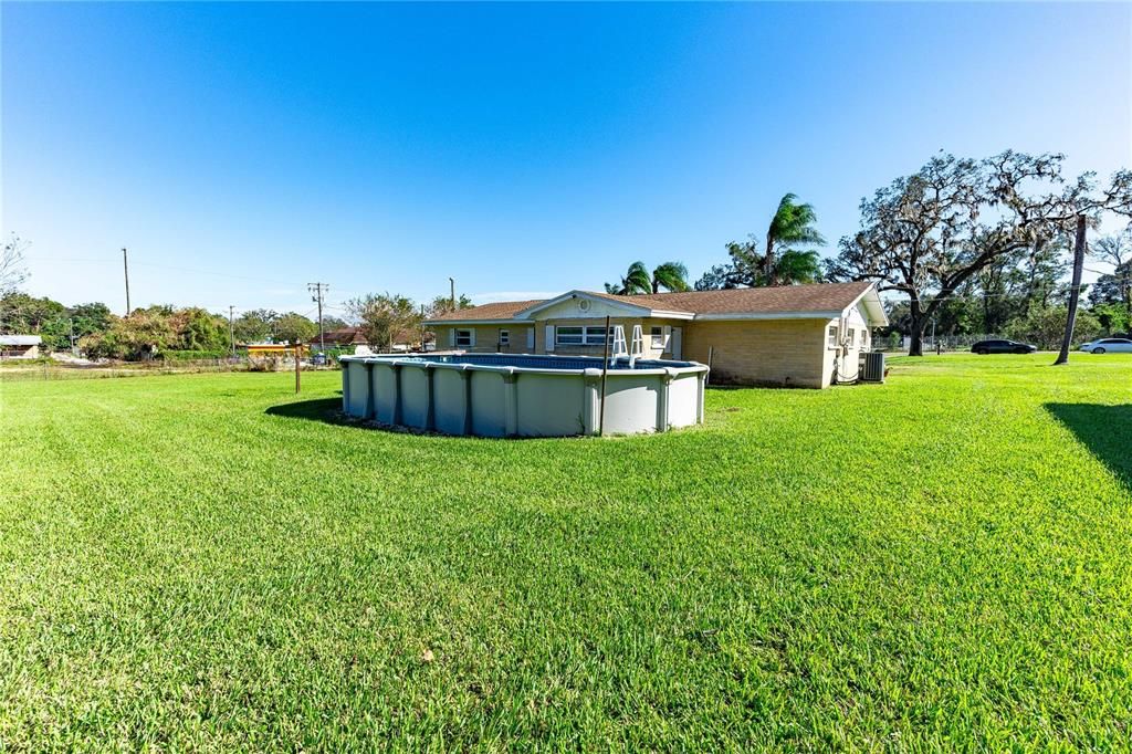 For Sale: $385,000 (3 beds, 2 baths, 1716 Square Feet)