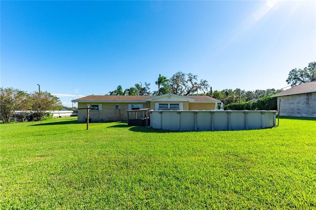 For Sale: $385,000 (3 beds, 2 baths, 1716 Square Feet)