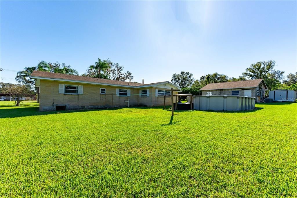 For Sale: $385,000 (3 beds, 2 baths, 1716 Square Feet)