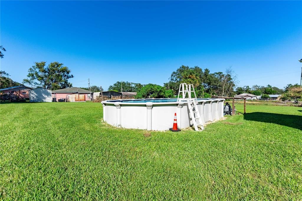 For Sale: $385,000 (3 beds, 2 baths, 1716 Square Feet)