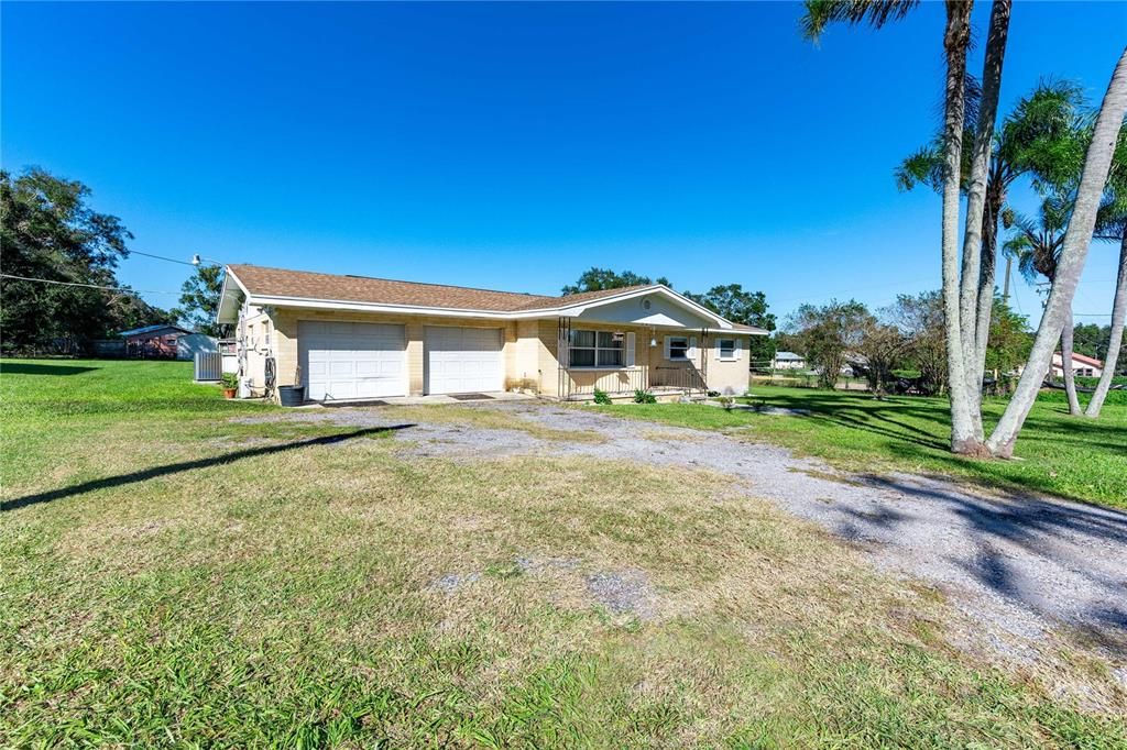 For Sale: $385,000 (3 beds, 2 baths, 1716 Square Feet)