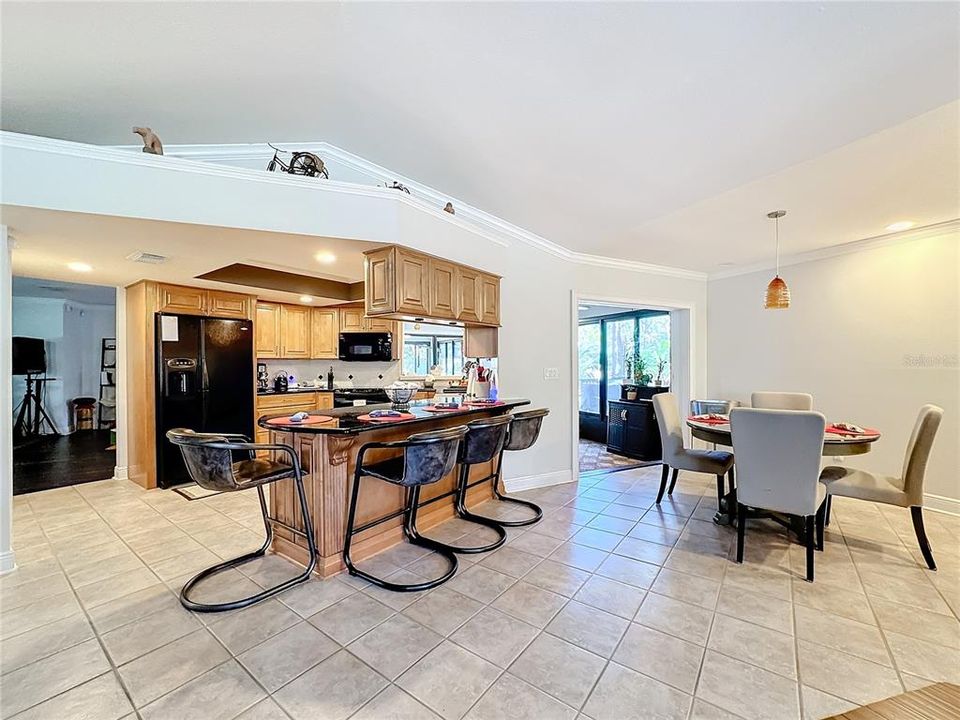 For Sale: $579,900 (4 beds, 2 baths, 3103 Square Feet)