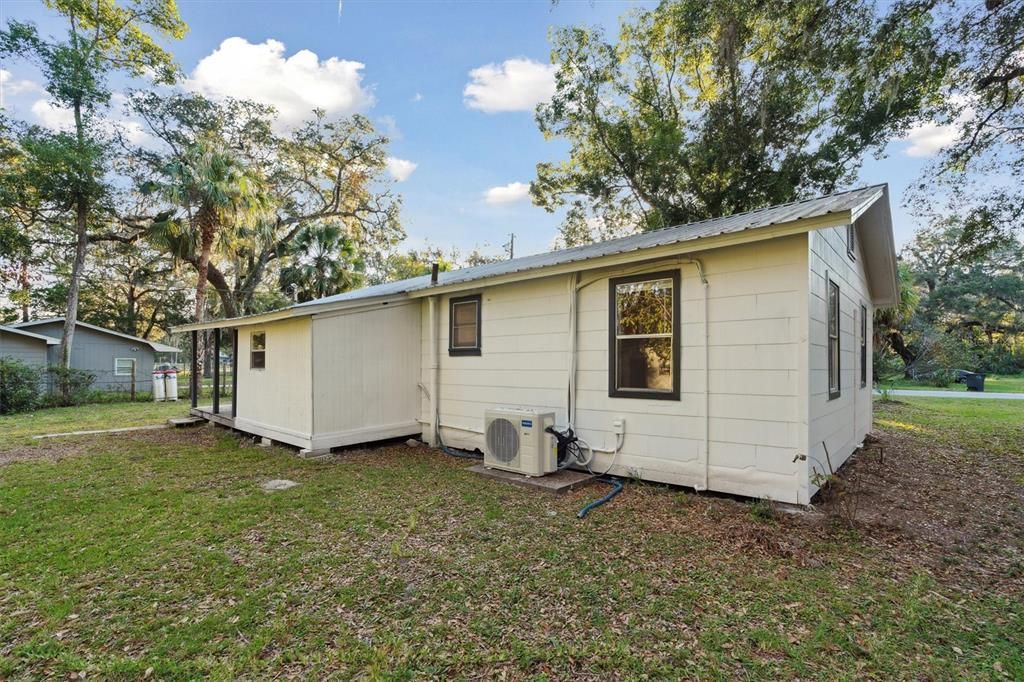 For Sale: $148,500 (3 beds, 1 baths, 924 Square Feet)