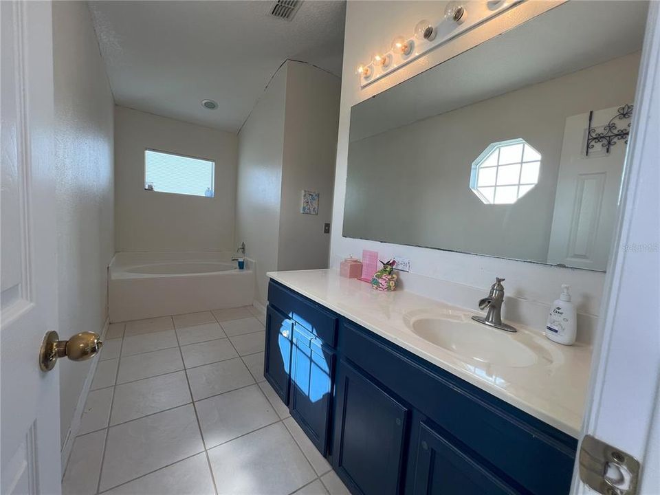 For Sale: $334,900 (3 beds, 2 baths, 2236 Square Feet)