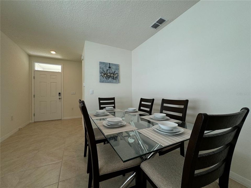 For Sale: $400,000 (3 beds, 3 baths, 1516 Square Feet)