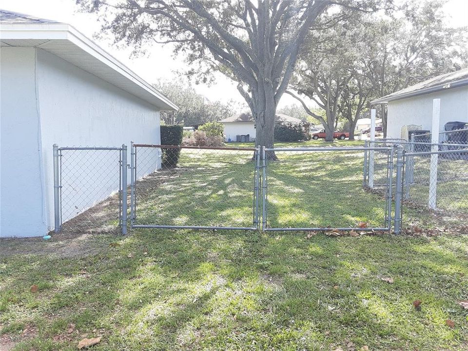 Double Gate Entry