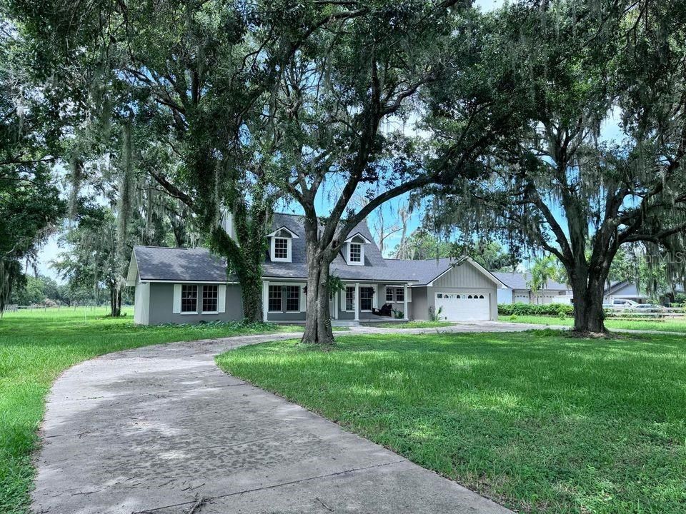 For Sale: $549,000 (3 beds, 2 baths, 2554 Square Feet)