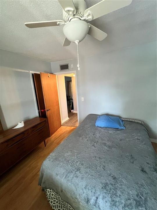 For Sale: $99,000 (2 beds, 1 baths, 775 Square Feet)