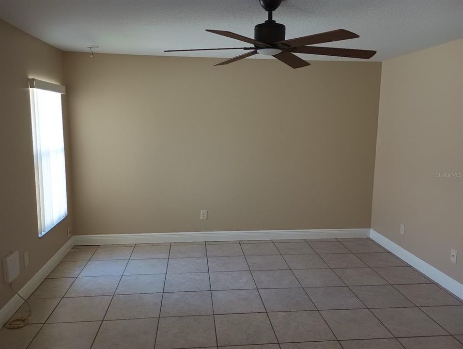 For Rent: $2,940 (5 beds, 2 baths, 2719 Square Feet)