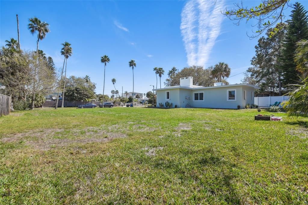 For Sale: $699,000 (3 beds, 2 baths, 1714 Square Feet)