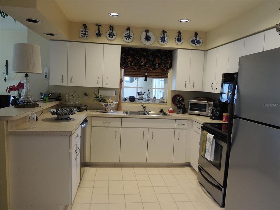 For Sale: $315,000 (2 beds, 2 baths, 1393 Square Feet)