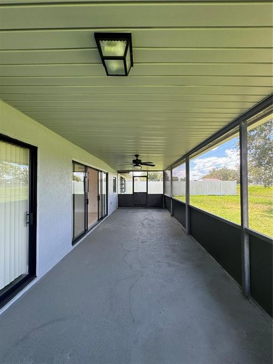 Huge screened back porch