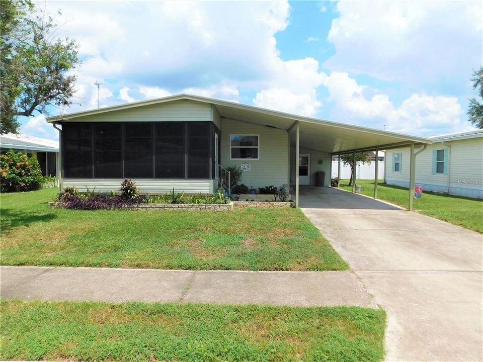 For Sale: $164,000 (2 beds, 2 baths, 936 Square Feet)