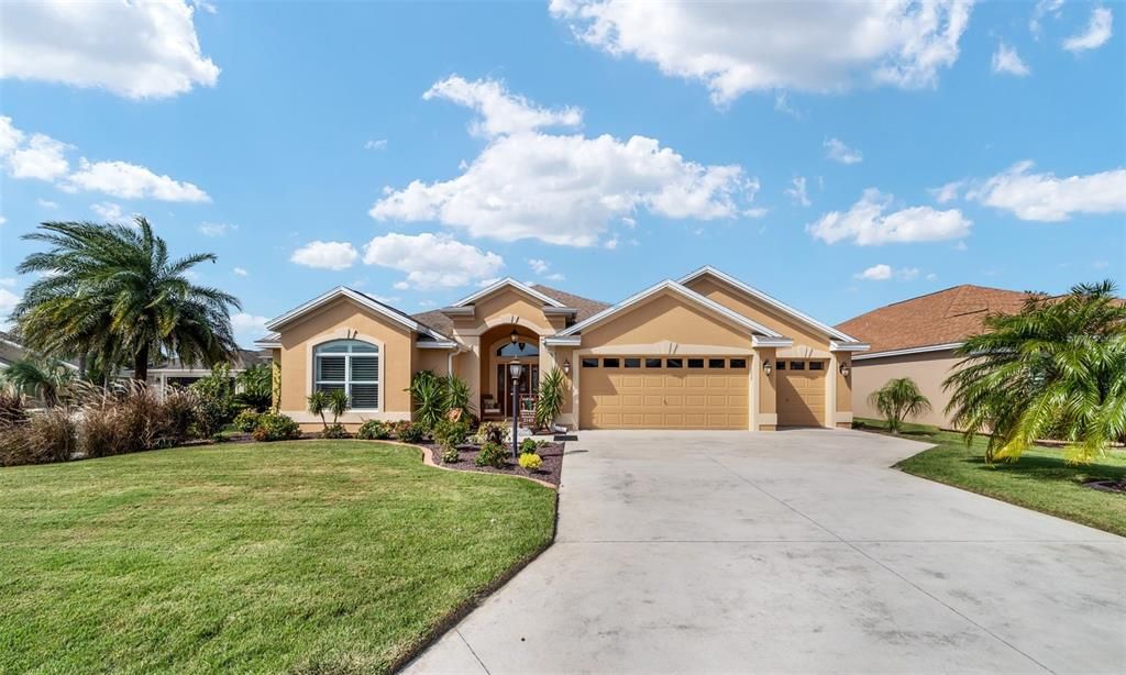 For Sale: $1,090,000 (3 beds, 2 baths, 2109 Square Feet)