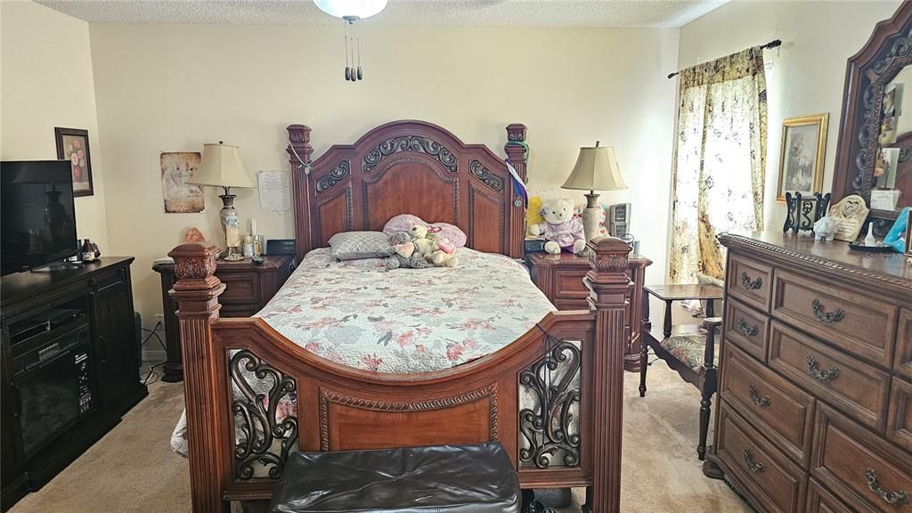 На продажу: $289,900 (3 спален, 2 ванн, 1863 Квадратных фут)