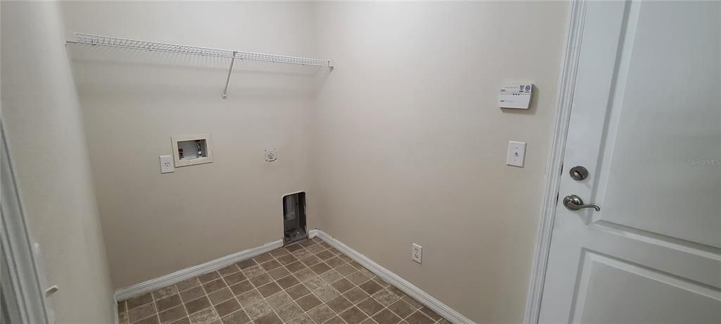 For Rent: $1,800 (4 beds, 2 baths, 1670 Square Feet)