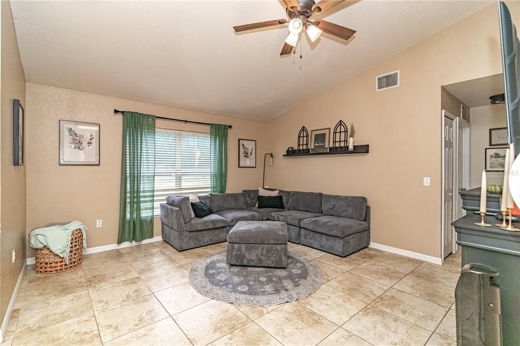 For Sale: $300,000 (3 beds, 2 baths, 1465 Square Feet)