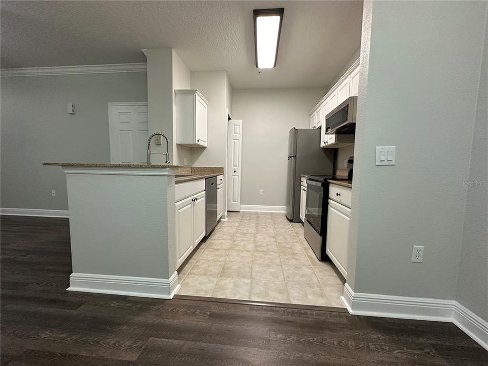 For Rent: $1,800 (1 beds, 1 baths, 838 Square Feet)