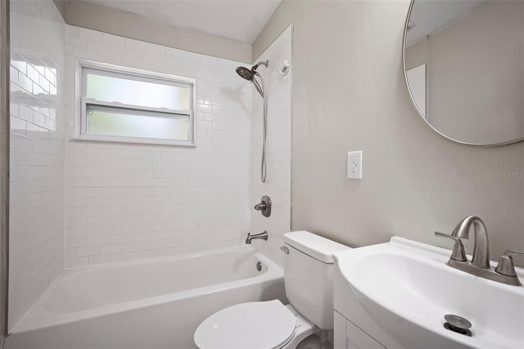 For Sale: $285,000 (3 beds, 1 baths, 1164 Square Feet)