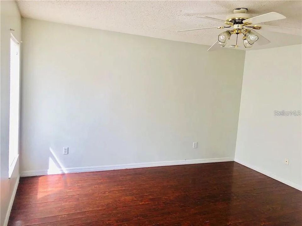 For Rent: $2,250 (3 beds, 2 baths, 1560 Square Feet)